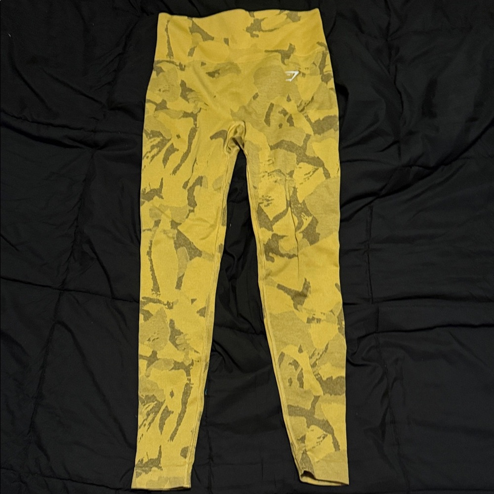 High-Rise Yellow Camo Gym shark Leggings